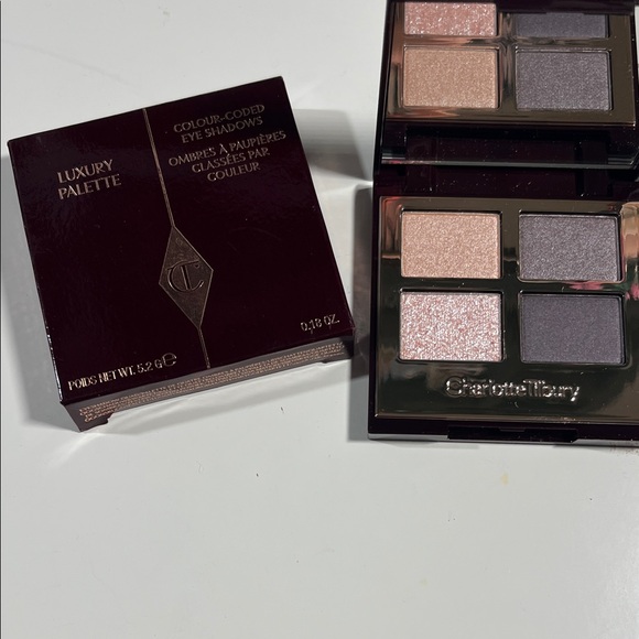 Charlotte Tilbury eyeshadow palette - Picture 2 of 2
